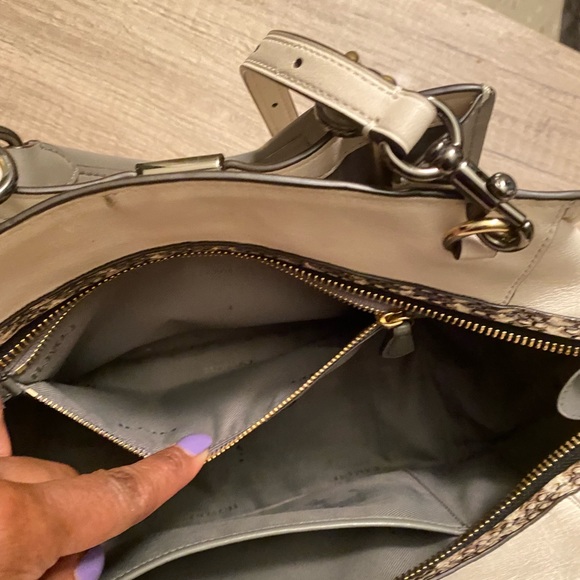 Slightly used cream leather Coach bag Authentic with snake skin and gray trim - Picture 8 of 8